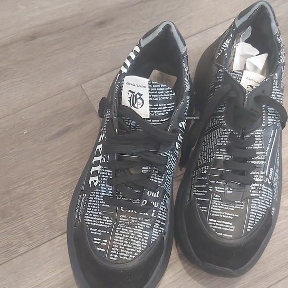 Black Graphic Print Men's Shoes - Picture 5 of 6